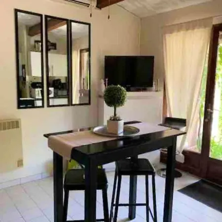 Maison D'une Avec Piscine Partagee Et Jardin Clos A * アグド