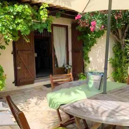 Maison D'une Avec Piscine Partagee Et Jardin Clos A 別荘 *